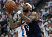 开云体育APP下载-沃克受伤下场，著名队员替补出场