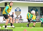 开云体育app-球队备战欧预赛，团结一致迎战的简单介绍