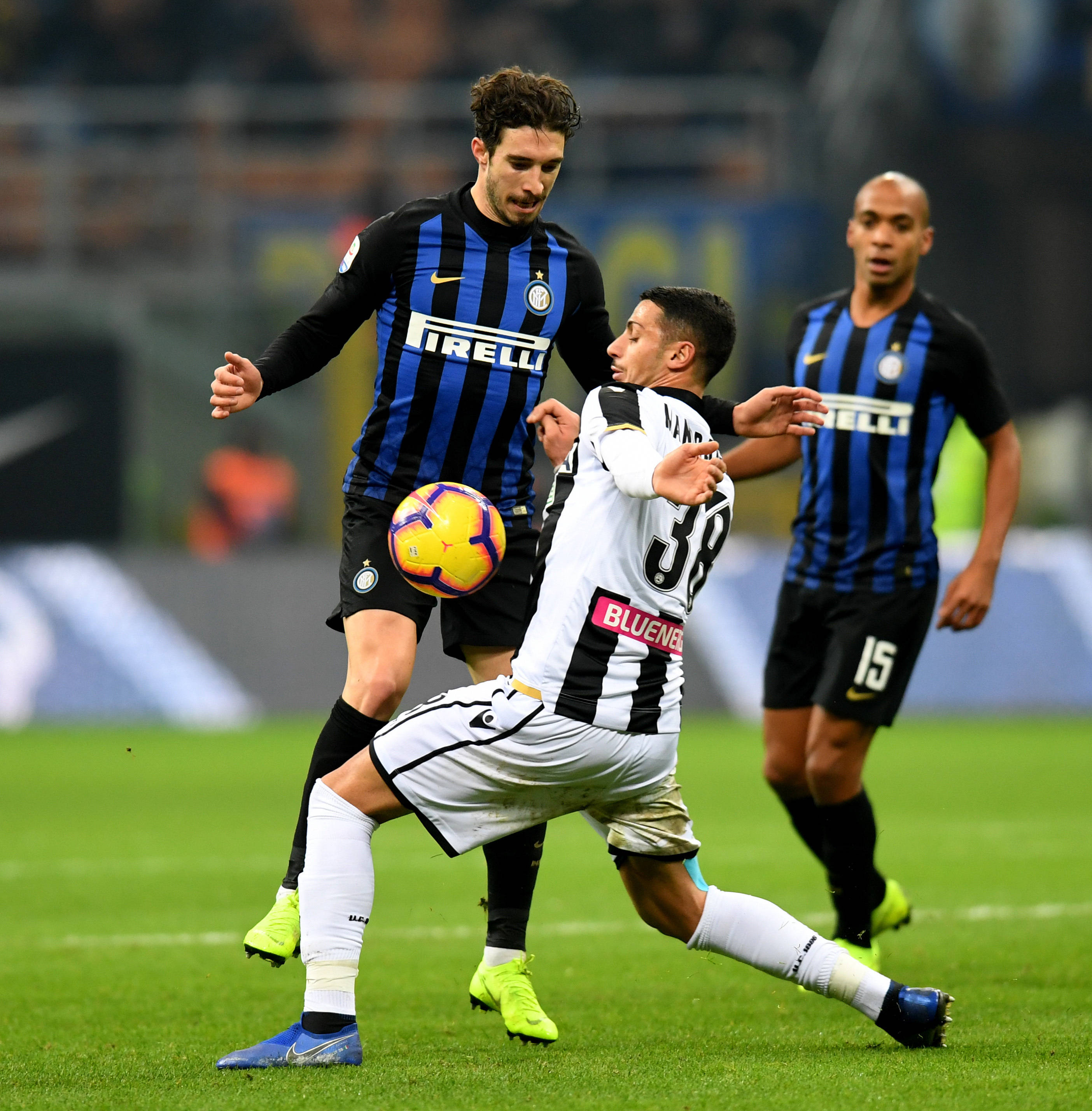 包含意大利足球界掀起转会狂潮,球员涌入的词条 包含意大利足球界掀起转会狂潮,球员涌入的词条