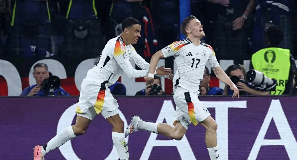 包含匈牙利队惊险获胜晋级欧洲国家队赛事的词条