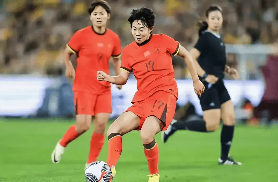 中国女足顽强拼搏，呈现出色比赛精神的简单介绍