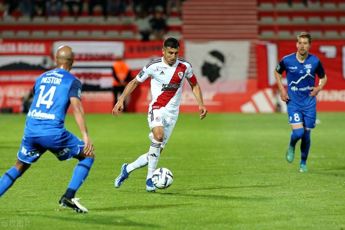 亚眠主场告负圣埃蒂安,低迷状态球队士气受挫的简单介绍 亚眠主场告负圣埃蒂安,低迷状态球队士气受挫的简单介绍