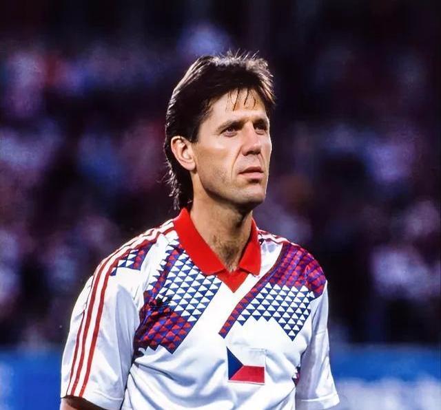 捷克队大胜斯洛伐克欧洲预选赛排名上升的简单介绍 捷克队大胜斯洛伐克欧洲预选赛排名上升的简单介绍