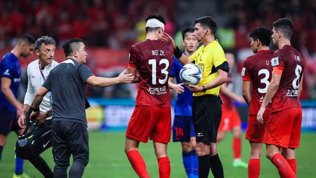 上海足球队出战表现出色勇夺胜利的简单介绍