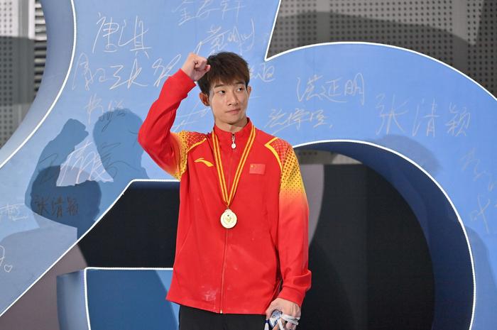 跳马比赛男子夺冠,奇迹发生 跳马比赛男子夺冠,奇迹发生