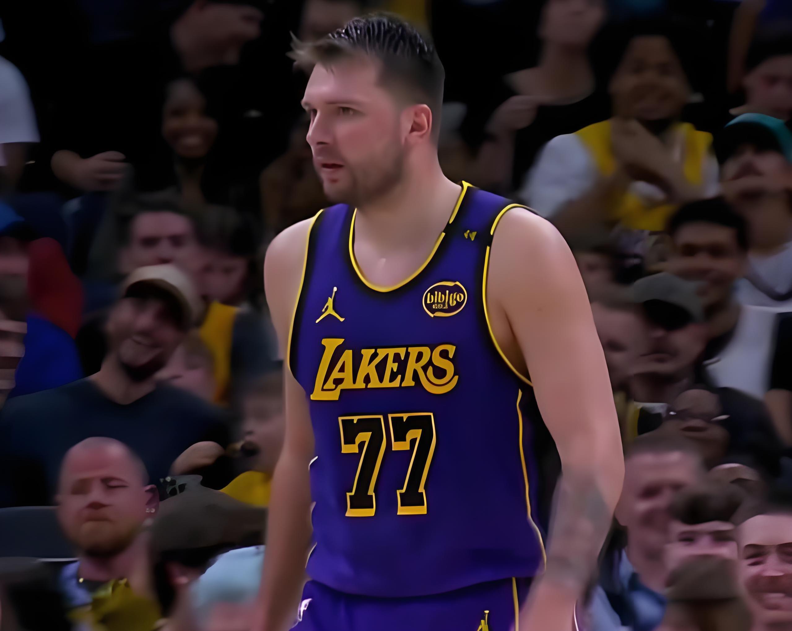 湖人对阵人,实力碰撞让球迷沸腾不已 湖人对阵人,实力碰撞让球迷沸腾不已