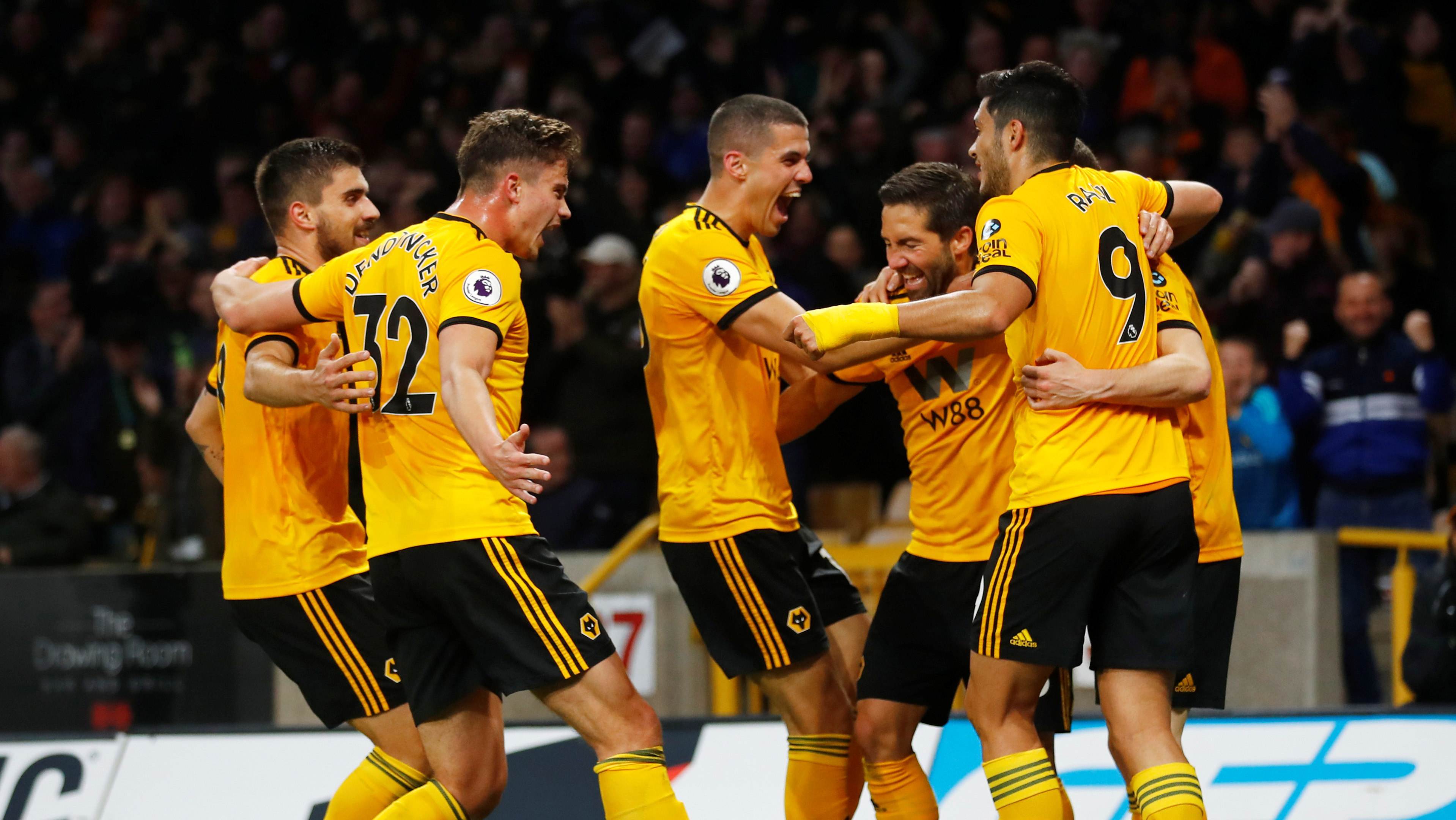 包含狼队客场胜纽卡斯尔,取得宝贵三分的词条 包含狼队客场胜纽卡斯尔,取得宝贵三分的词条