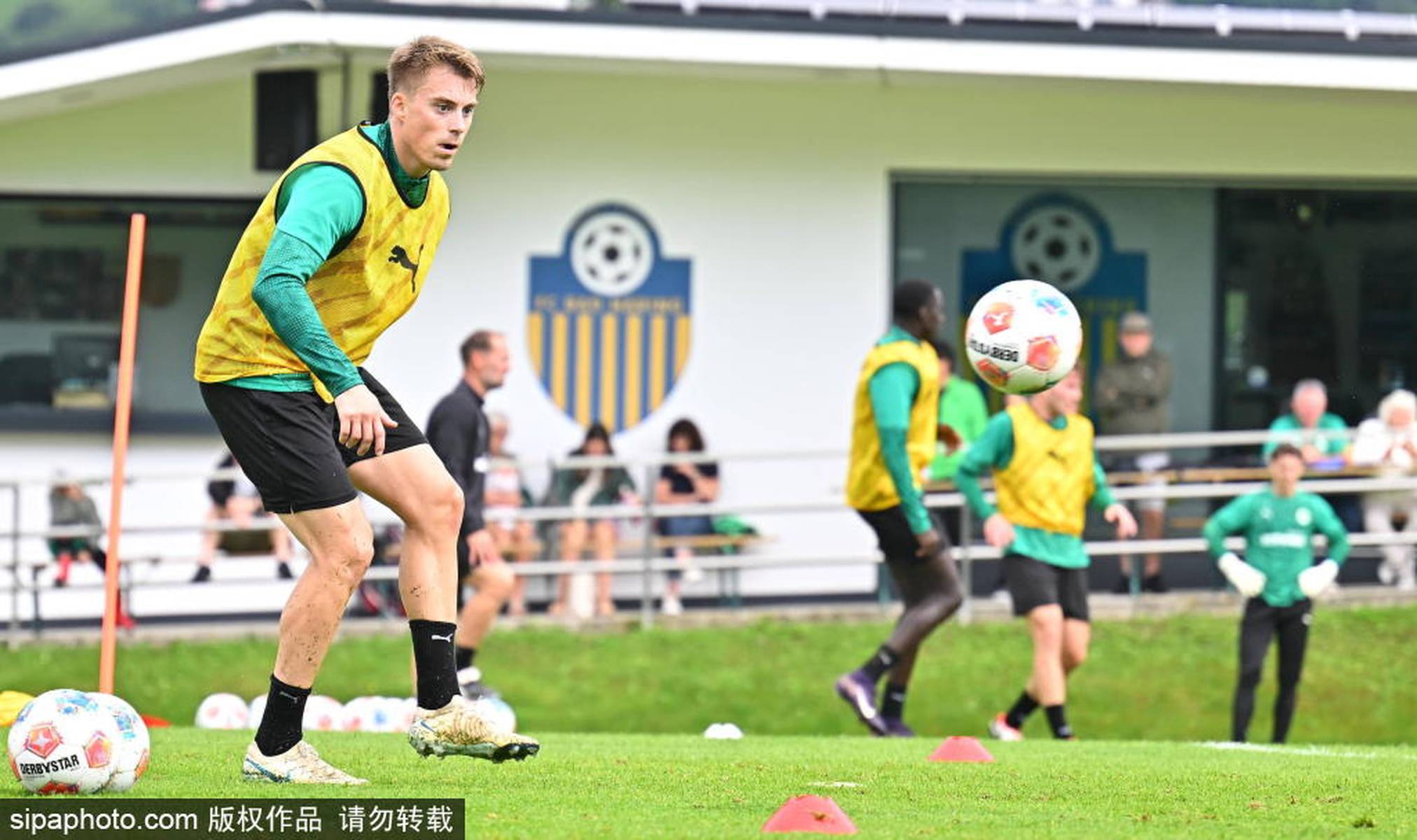 球队备战欧预赛,团结一致迎战的简单介绍 球队备战欧预赛,团结一致迎战的简单介绍