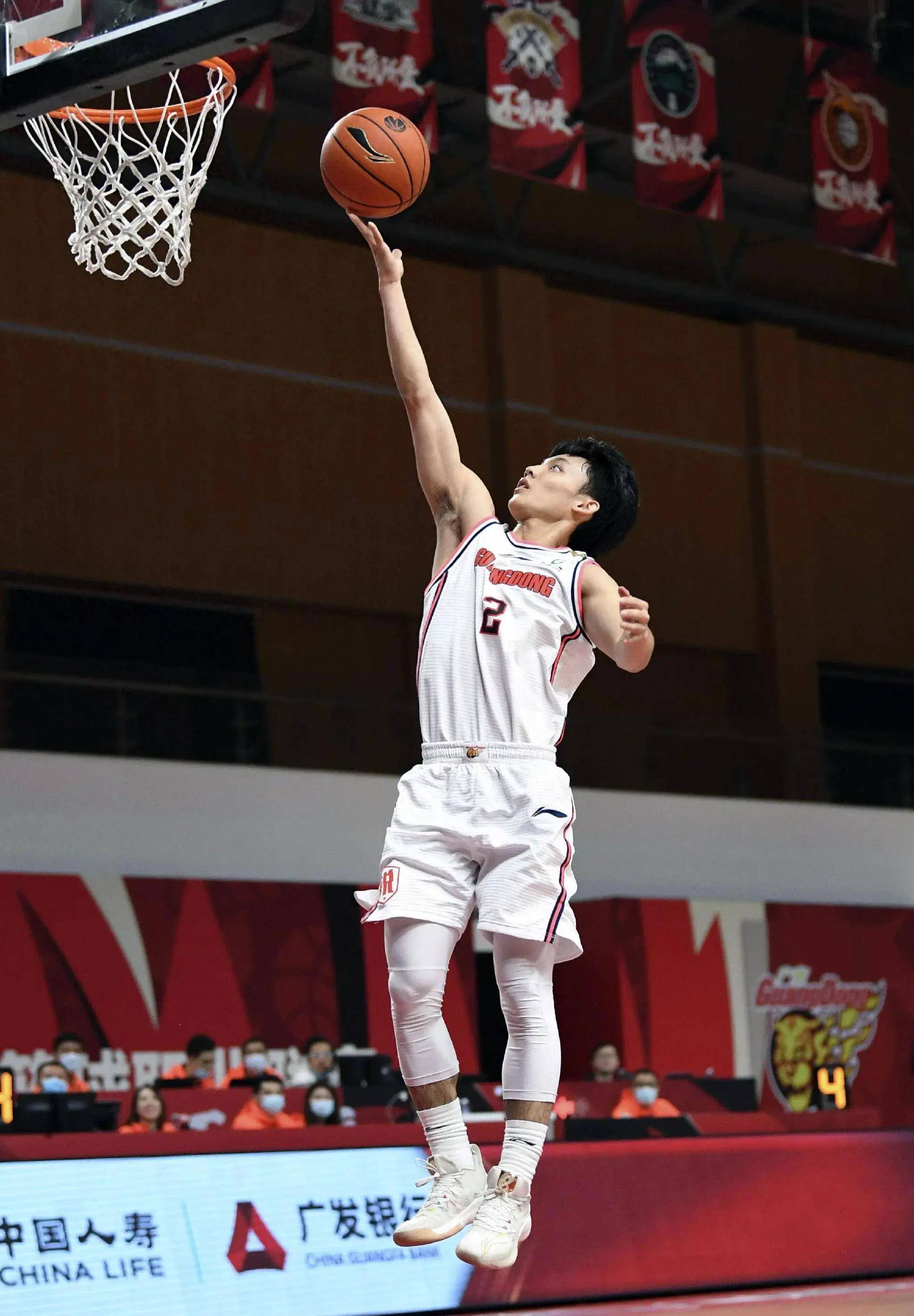 关于安徽队奋力拼搏，成功杀入CBA总决赛的信息