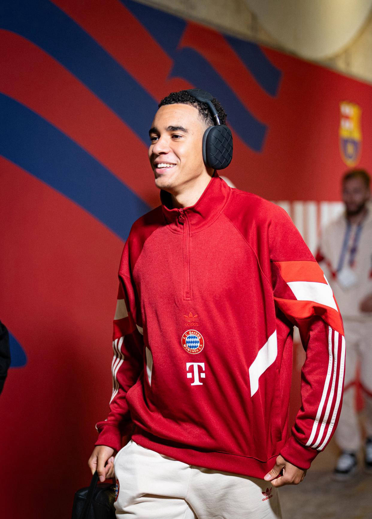 关于勒沃库森主教练调整战术，迎接赛季考验的信息