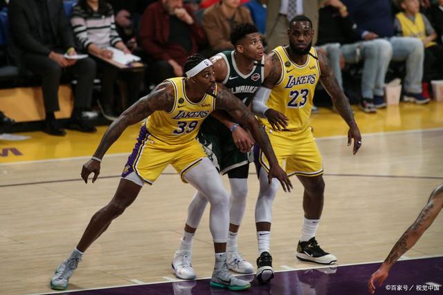 雄鹿队火力全开，让对手束手无策的简单介绍