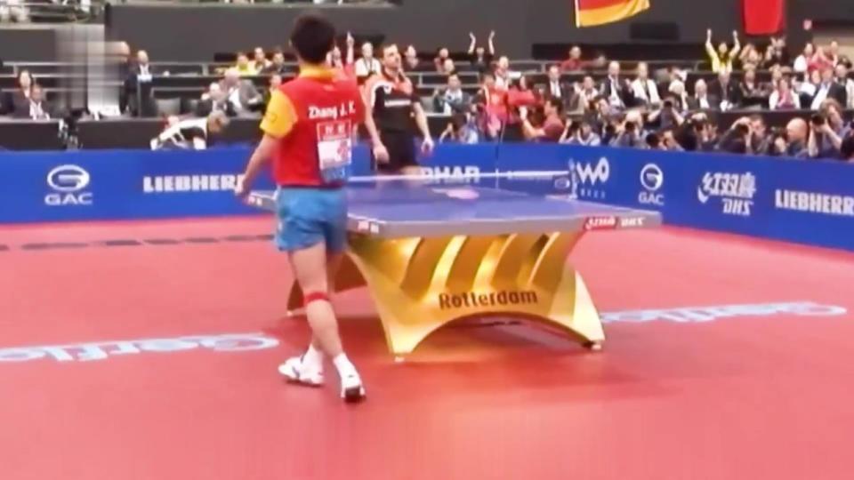 张继科在伦敦的比赛中伤退 张继科在伦敦的比赛中伤退