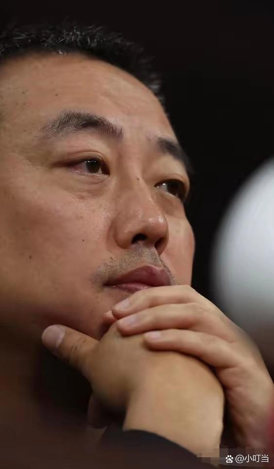 刘国梁的伤退让粉丝压倒性的简单介绍 刘国梁的伤退让粉丝压倒性的简单介绍