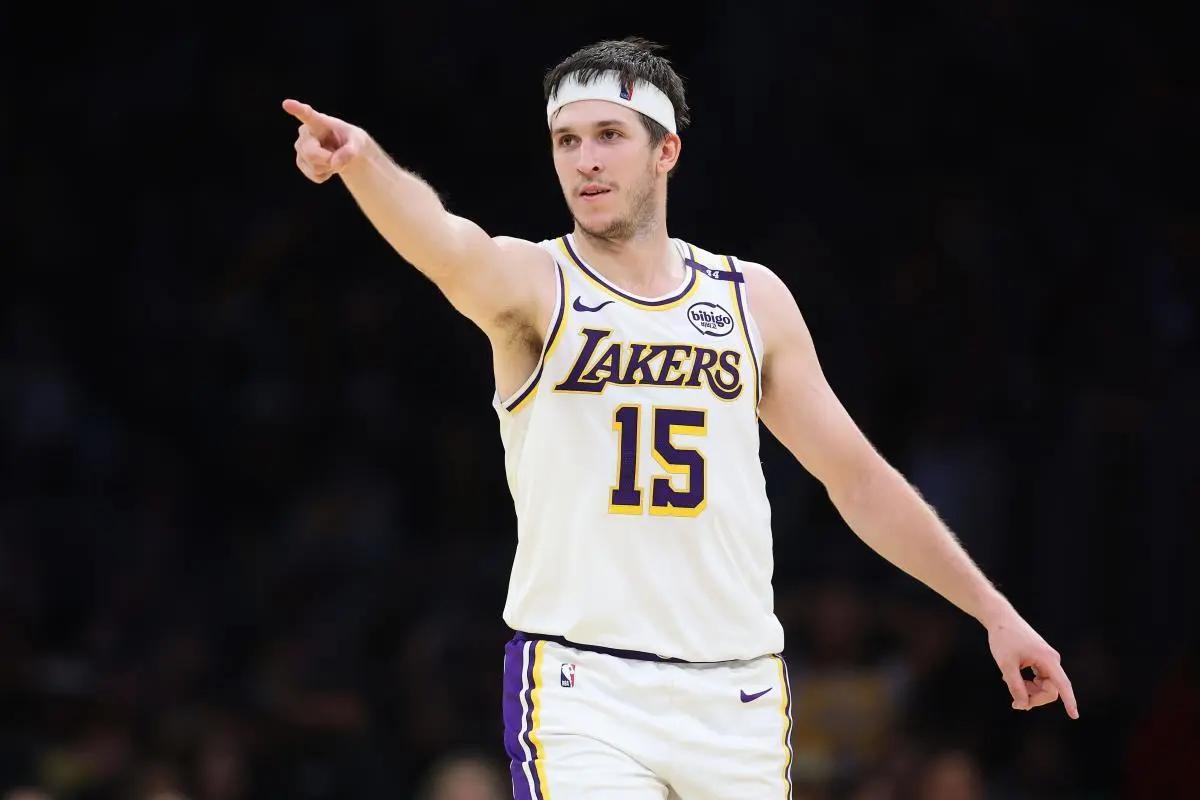 洛杉矶举行棒球比赛，湖人表现关键的简单介绍