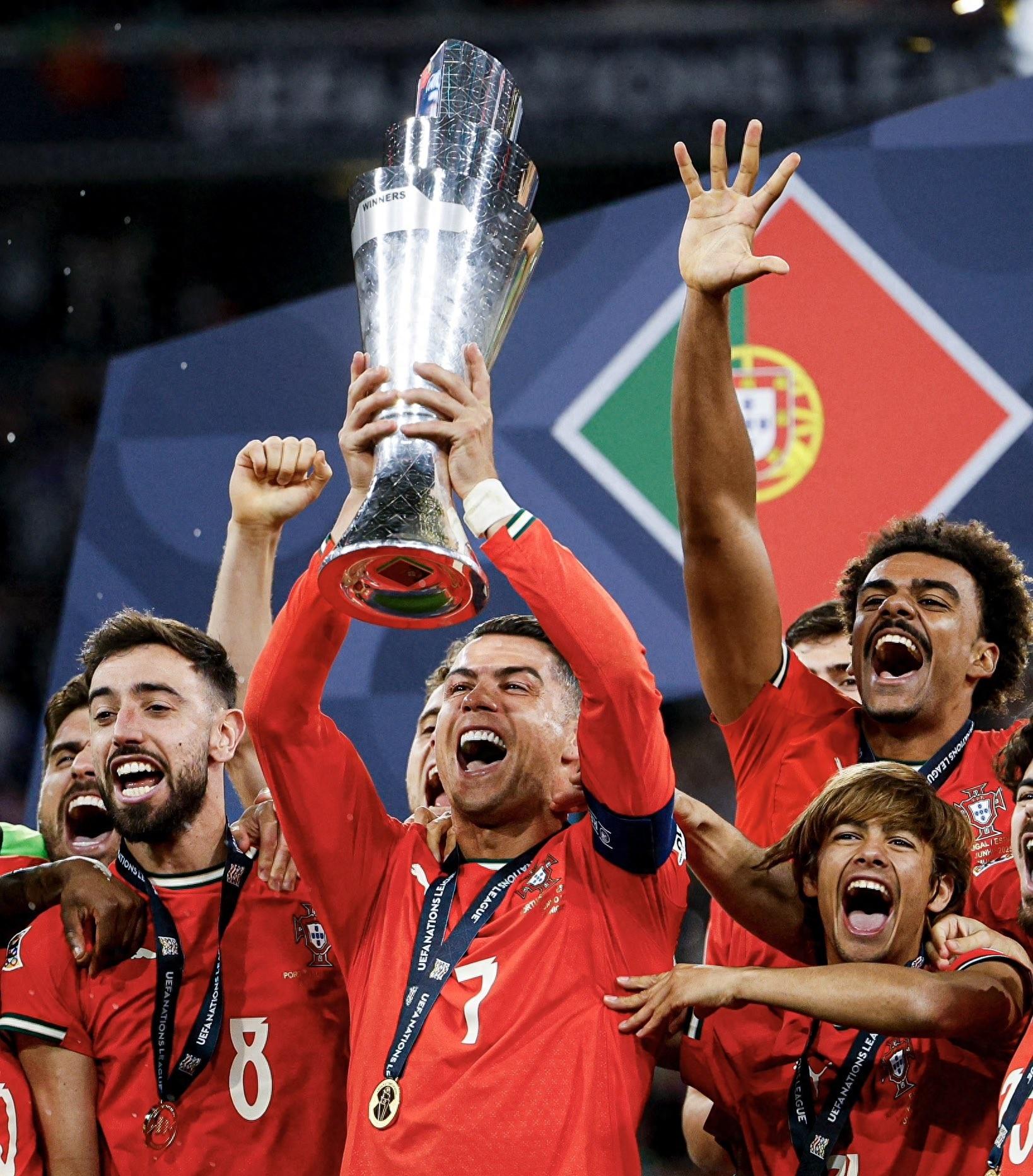 关于瑞士点球大战胜法国，创造欧国联历史的信息