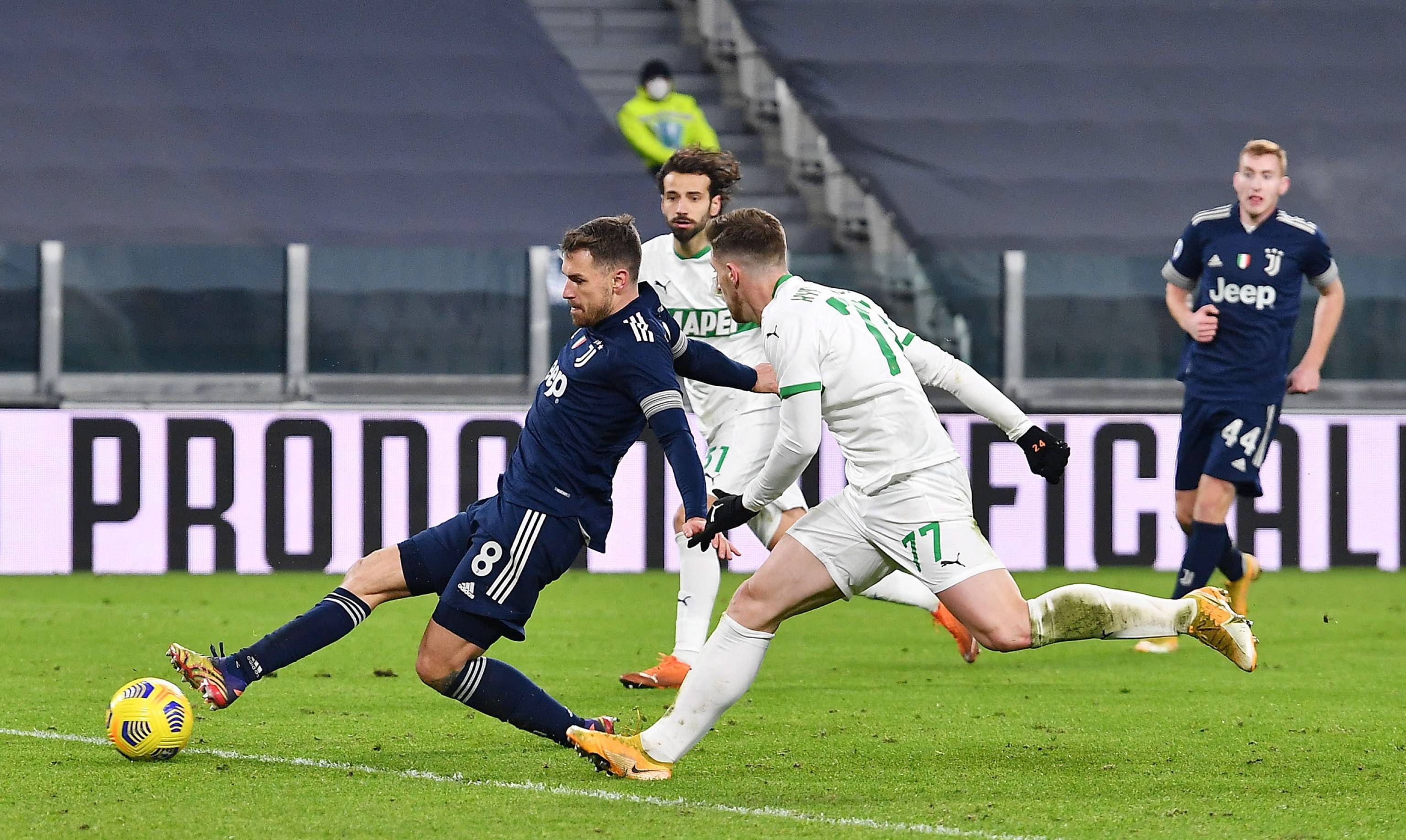 萨索洛外租年轻球员至克罗托内队的简单介绍 萨索洛外租年轻球员至克罗托内队的简单介绍