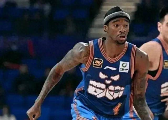 关于球员技战术全方位展示超群实力的信息