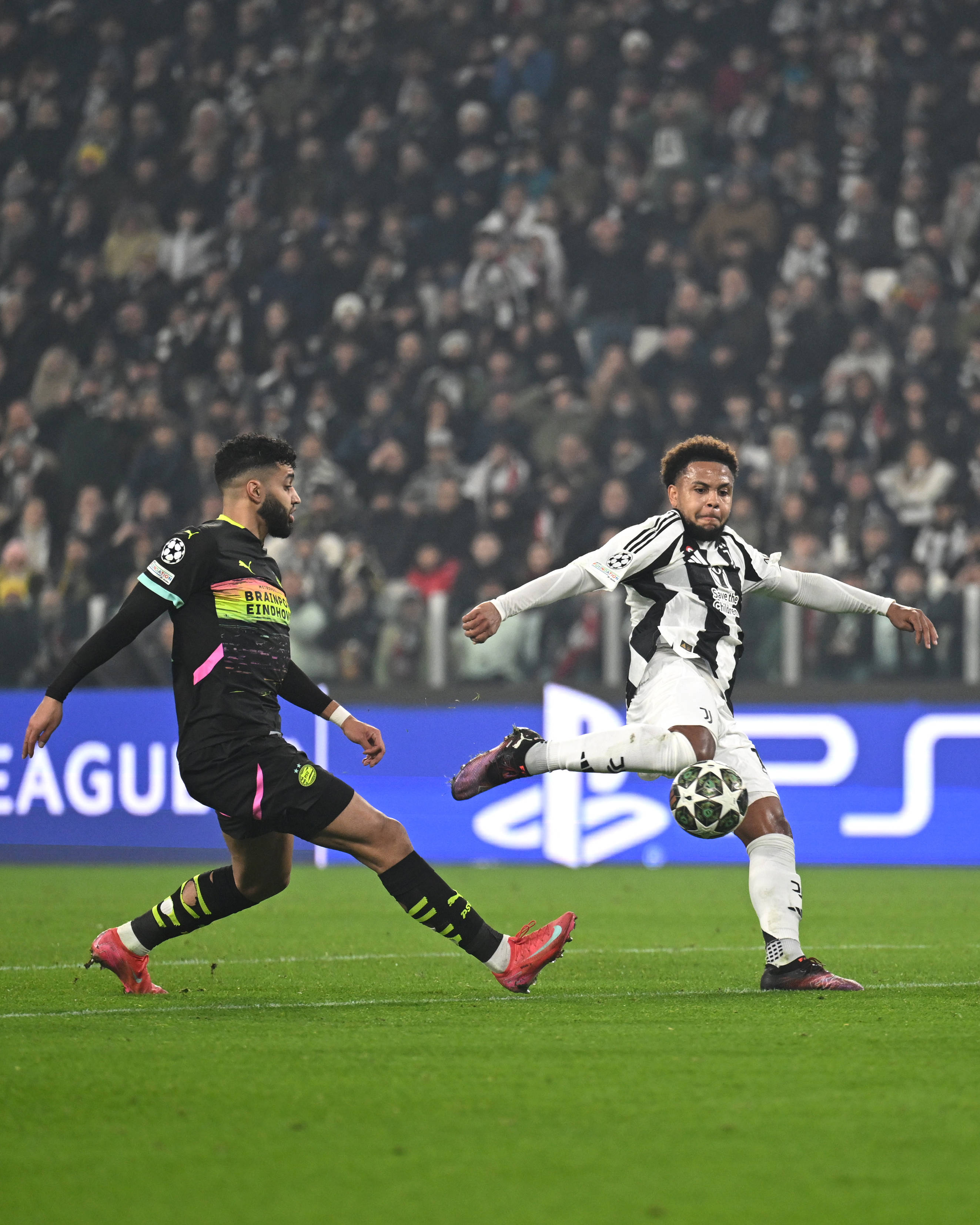 皇马再胜曼联,继续欧冠之路斩获胜利的简单介绍 皇马再胜曼联,继续欧冠之路斩获胜利的简单介绍