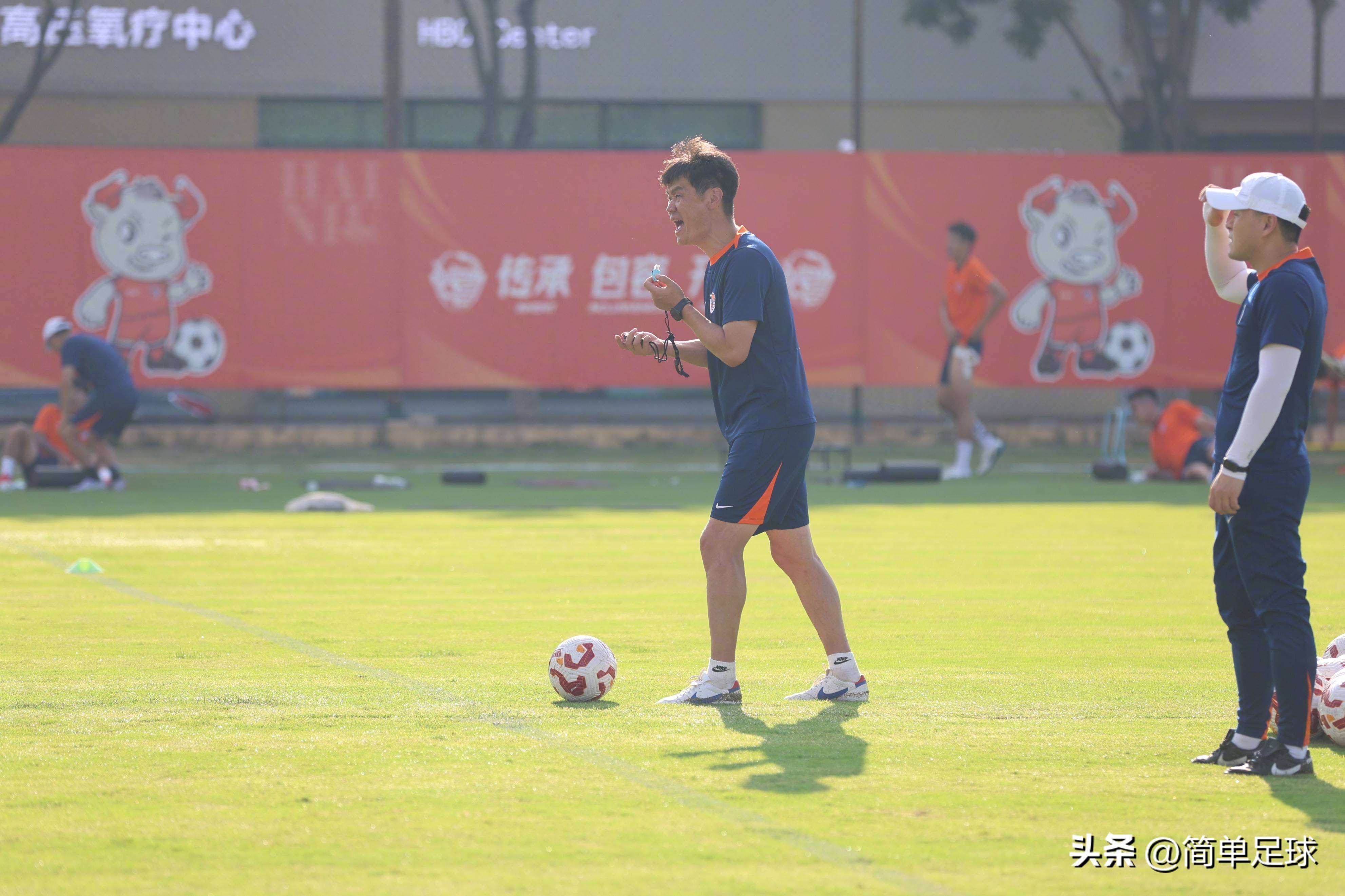 包含天津队主帅频繁轮换,球员表现不稳定的词条 包含天津队主帅频繁轮换,球员表现不稳定的词条