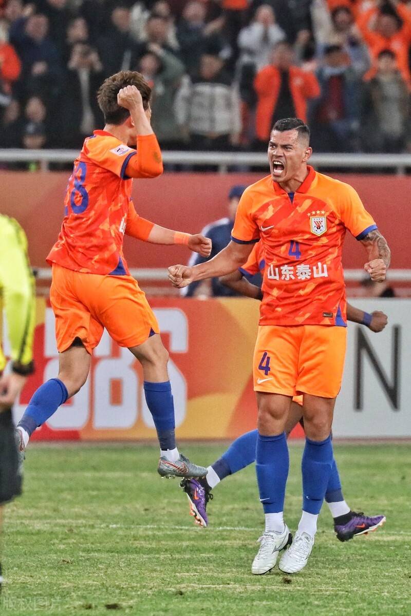 鲁能恒大同组，亚冠搏杀之际