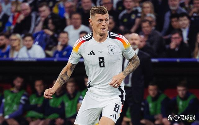 EG险胜HLE，Caps成为全场焦点小组赛2:1（广州）