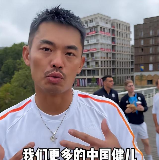 包含印尼羽毛球队逆转英格兰羽毛球队，林丹关键制胜的词条