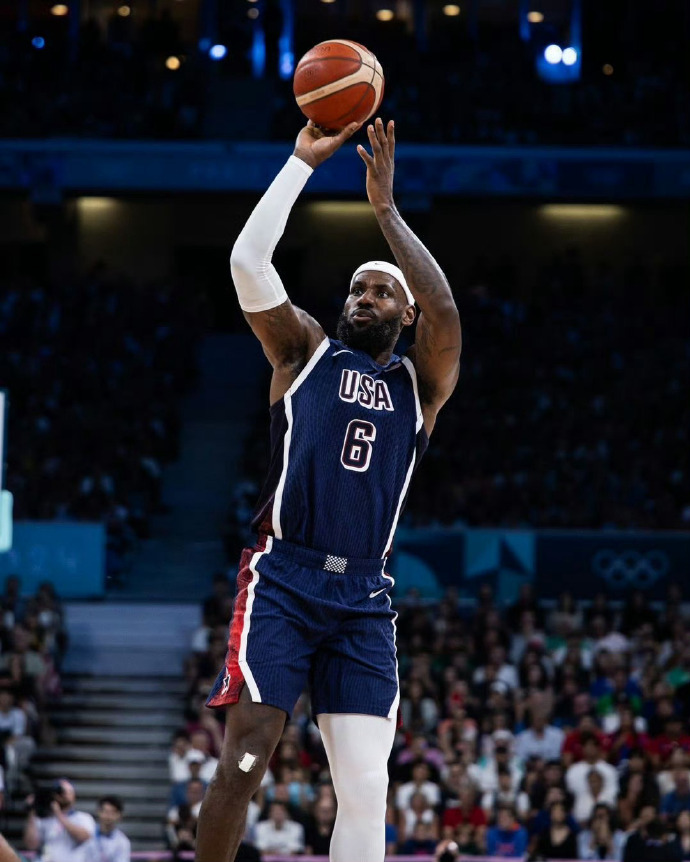 包含德国男篮力克希腊男篮，詹姆斯打破历史纪录的词条