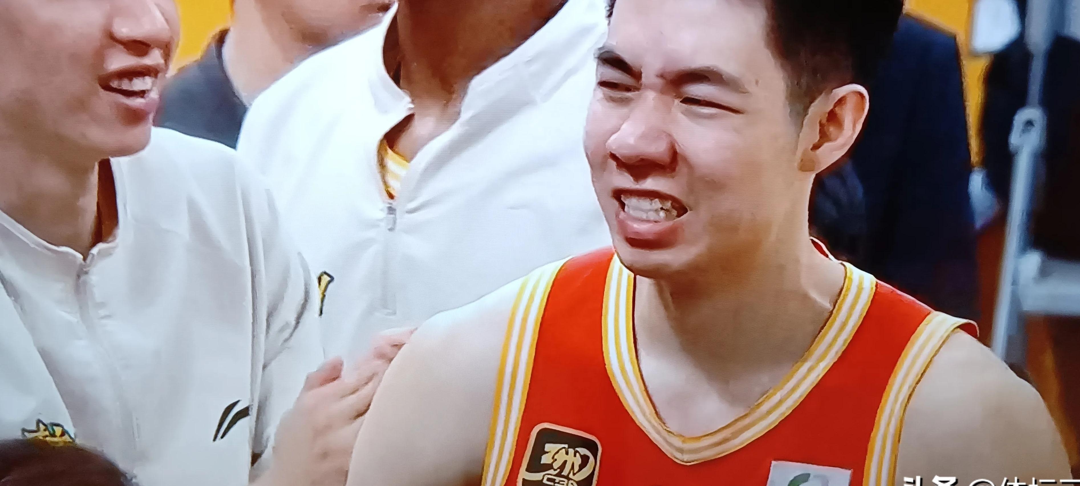 关于山东队碾压独行侠，胡金秋关键制胜的信息